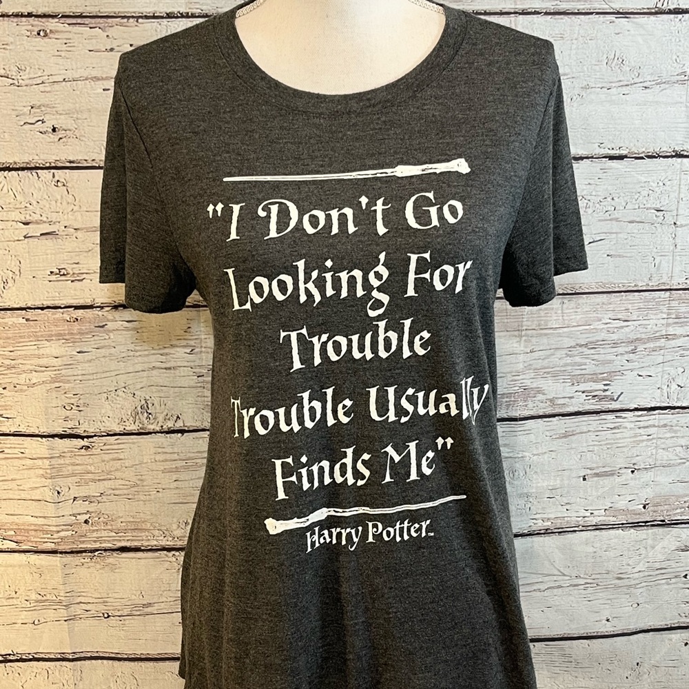 HARRY POTTER "I Don't Go Looking for Trouble" Gray Graphic T-Shirt-Large